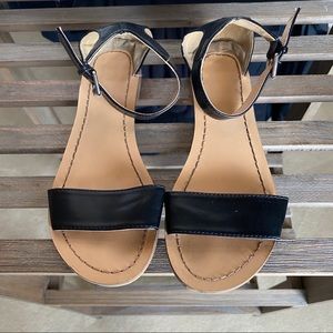 Size 6.5 Nine West black sandal flats